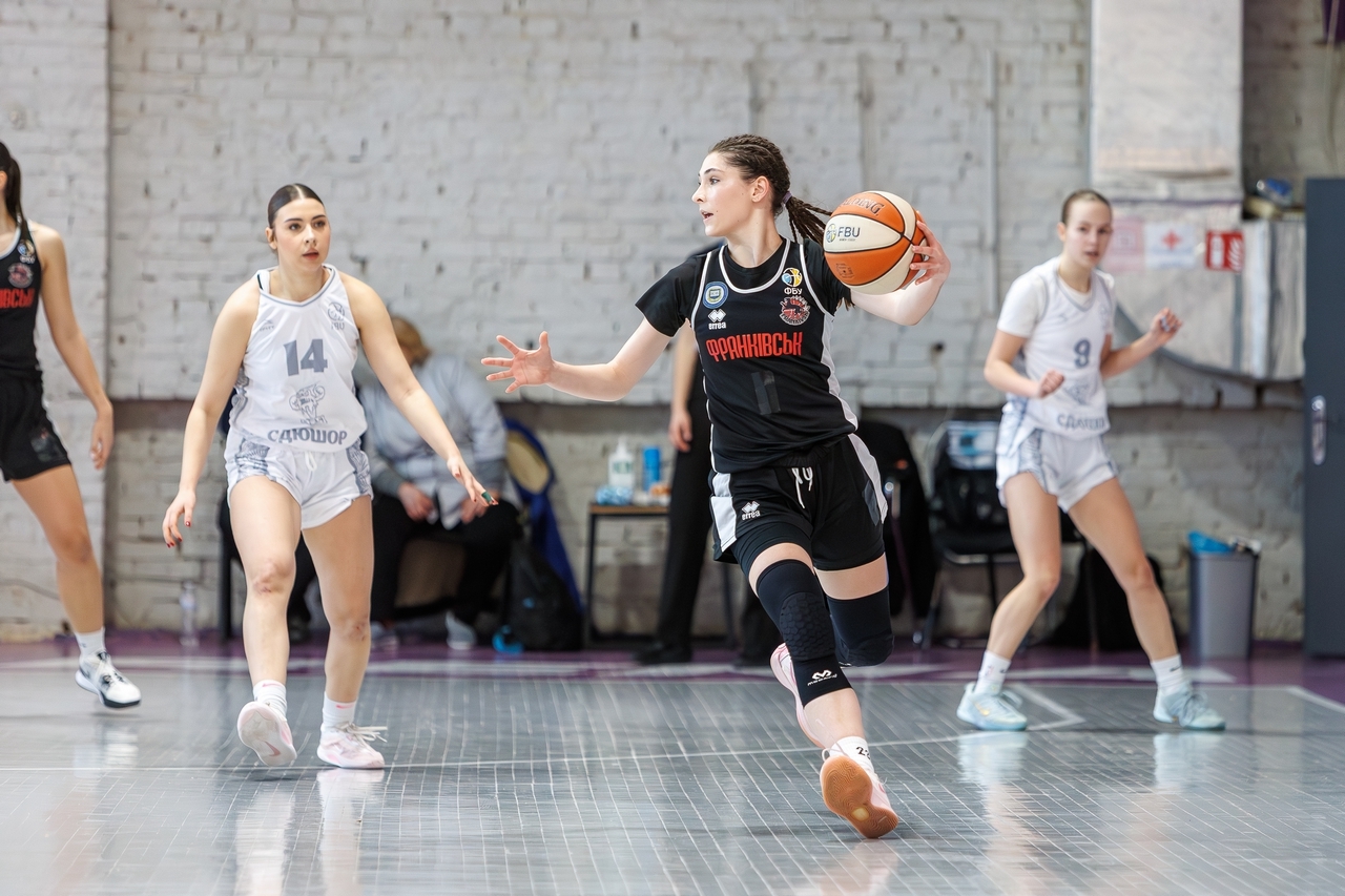 Франківськ-КНУВС обіграв МОБІ у Києві в жіночій Вищій лізі: фотогалерея